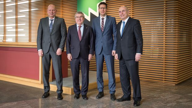 Foto v. l. n. r.: Herr Baumbusch, Herr Dr. Bach, Herr Dr. Kordt, Herr Schmidt